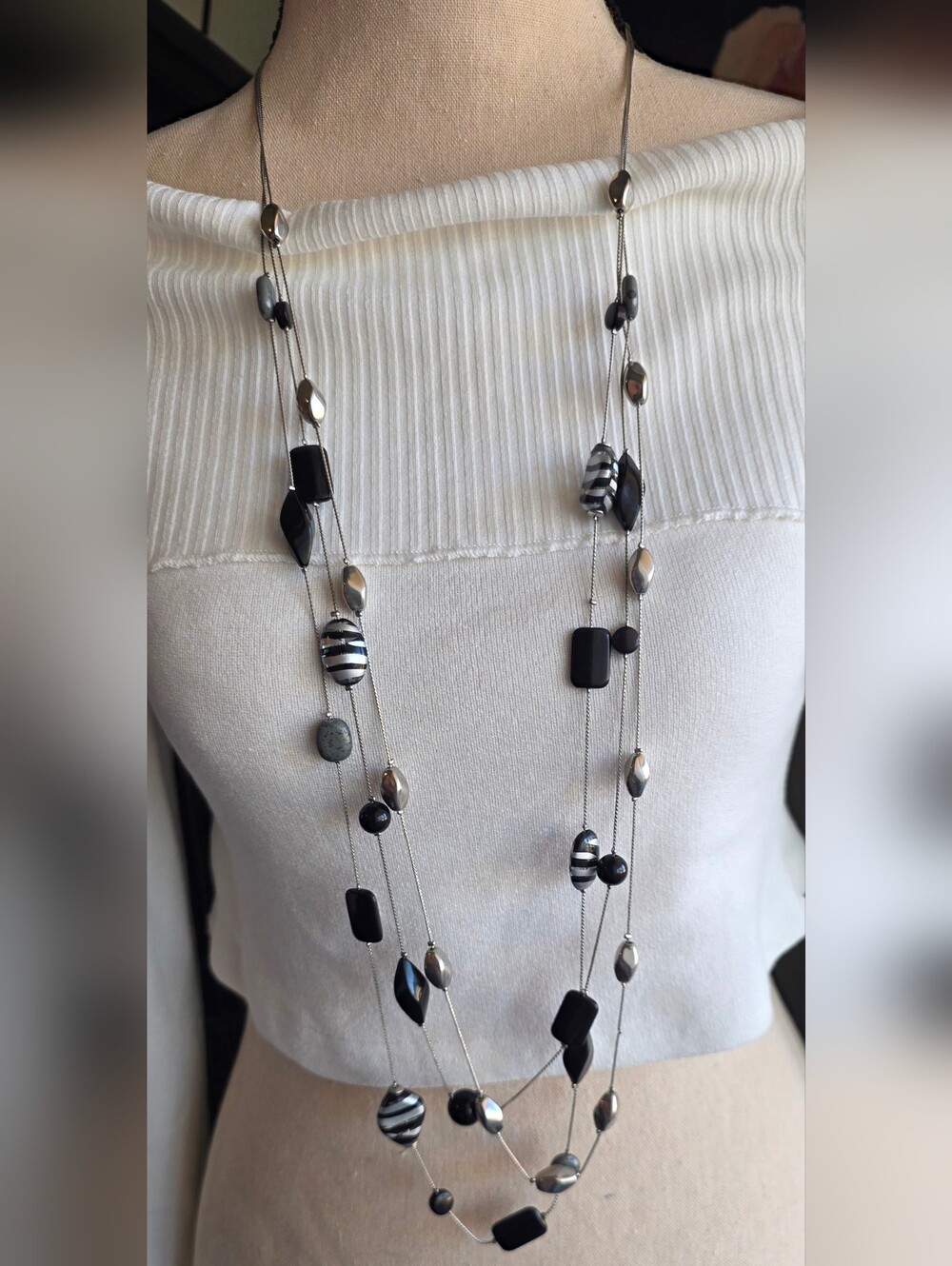 NY Collection Black & Silver Layered Bead Necklace